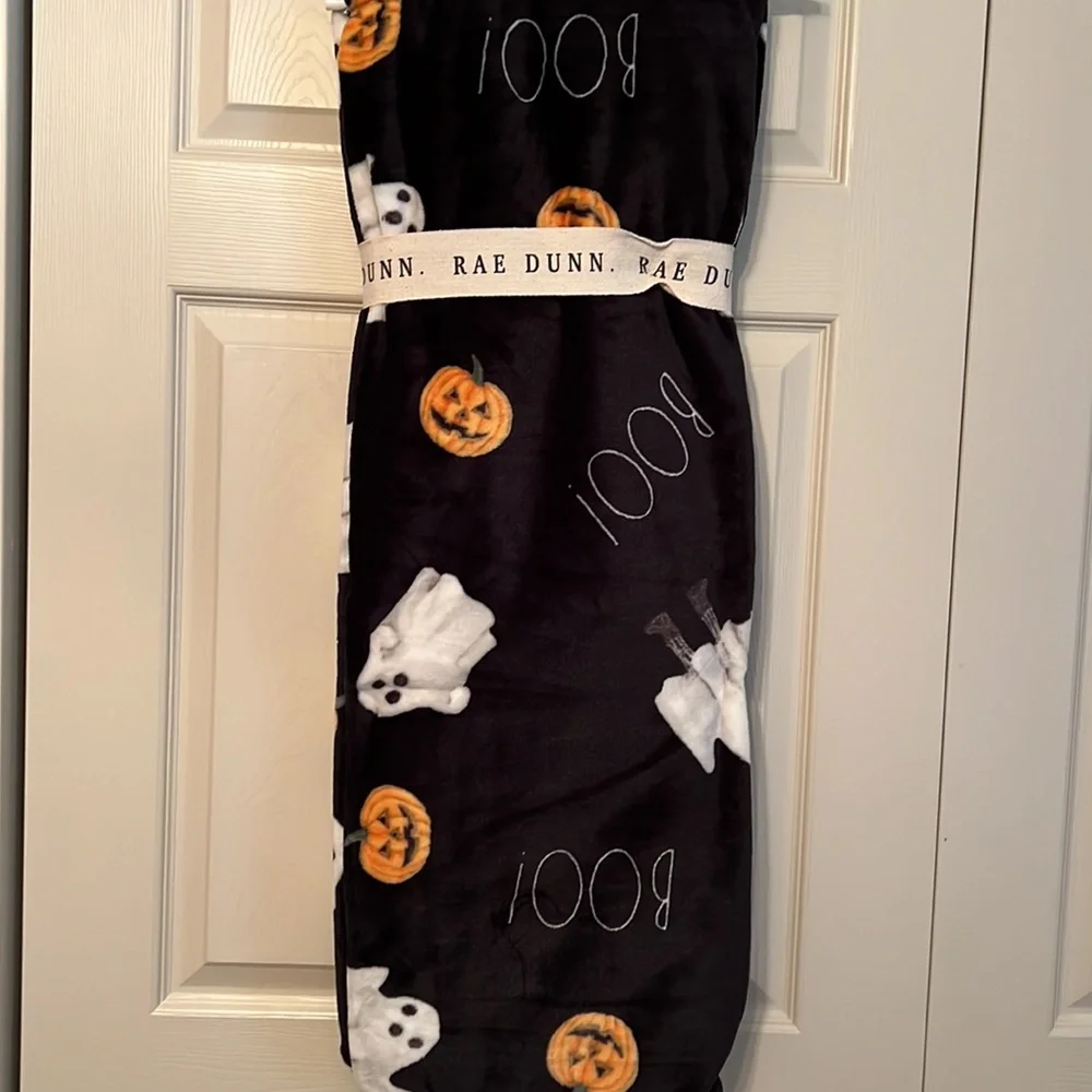 NWT RAE DUNN BOO JACK O LANTERN FARMHOUSE Halloween Soft Plush Throw Blanket